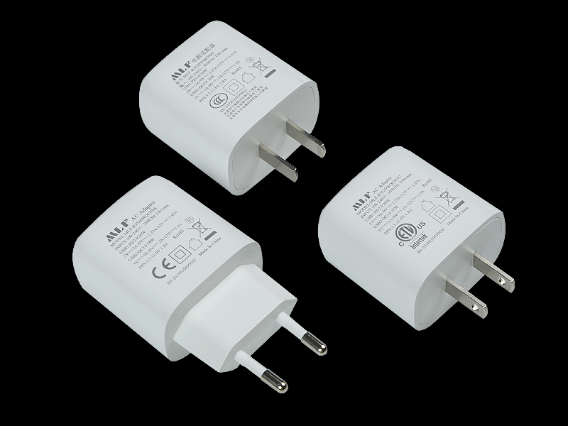 B35 PD20W+QC18W 中規充電器